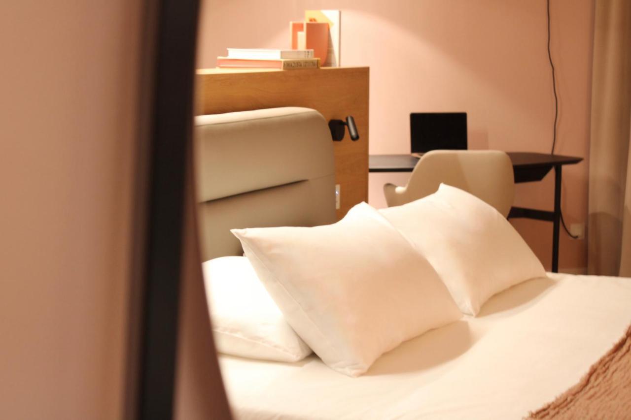 Mihotel Sala Лион Экстерьер фото
