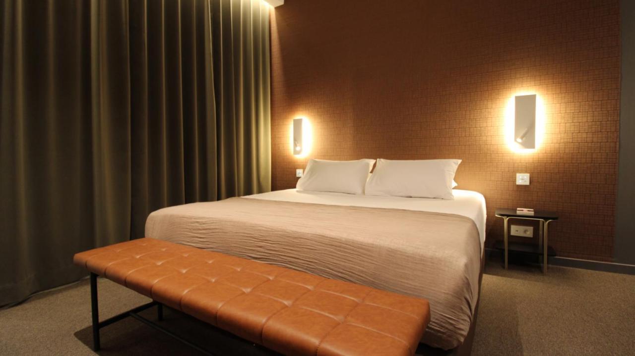 Mihotel Sala Лион Экстерьер фото
