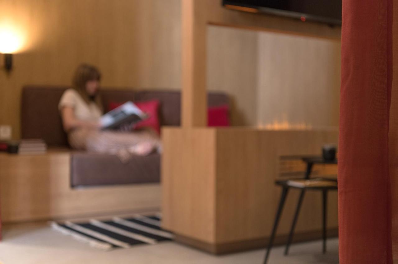 Mihotel Sala Лион Экстерьер фото