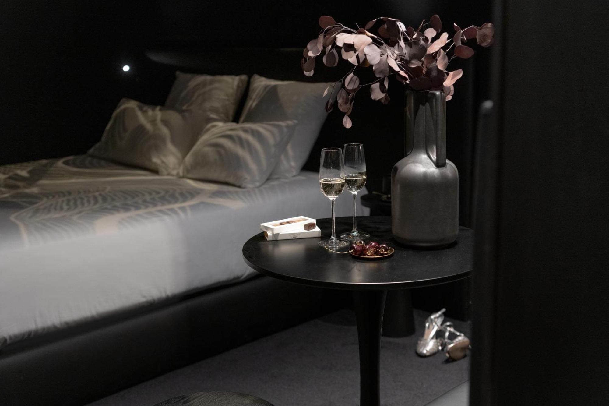Mihotel Sala Лион Экстерьер фото