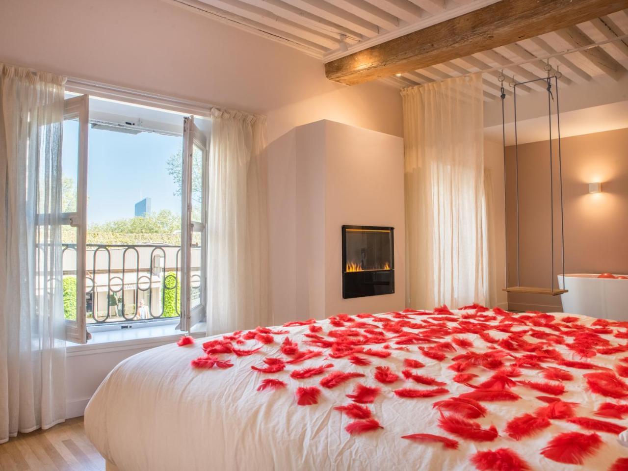 Mihotel Sala Лион Экстерьер фото