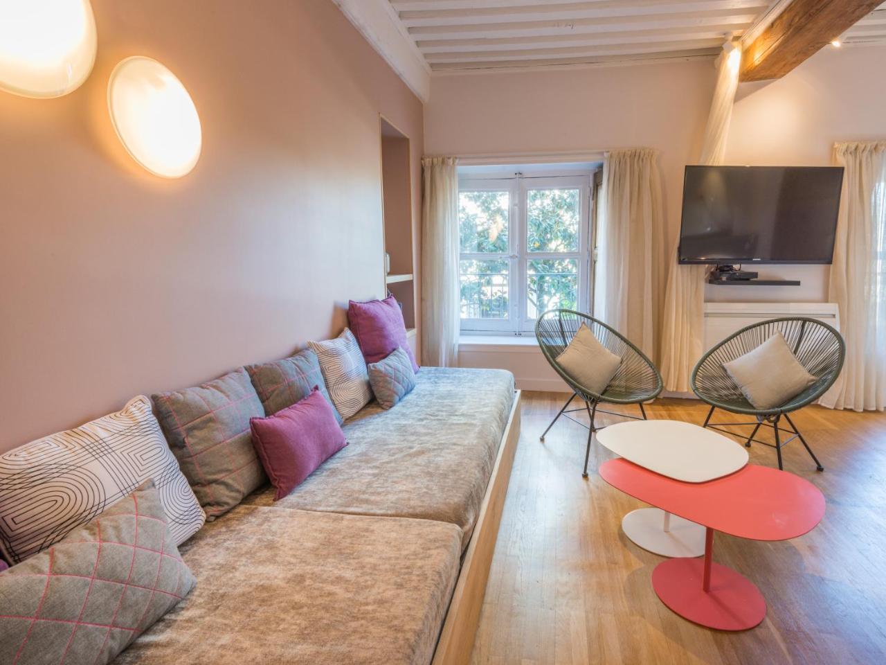 Mihotel Sala Лион Экстерьер фото