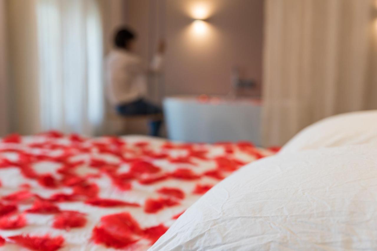 Mihotel Sala Лион Экстерьер фото