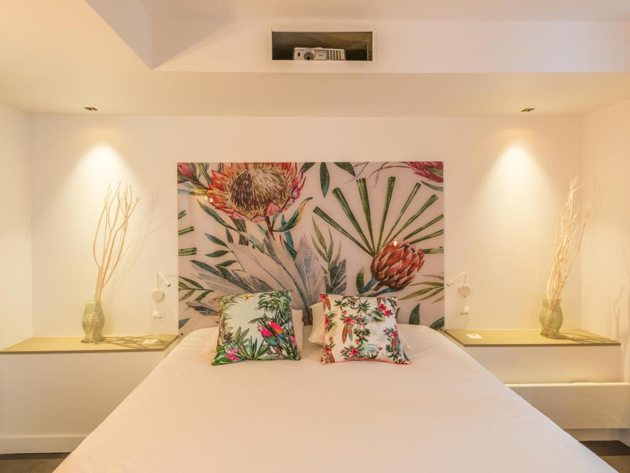 Mihotel Sala Лион Экстерьер фото
