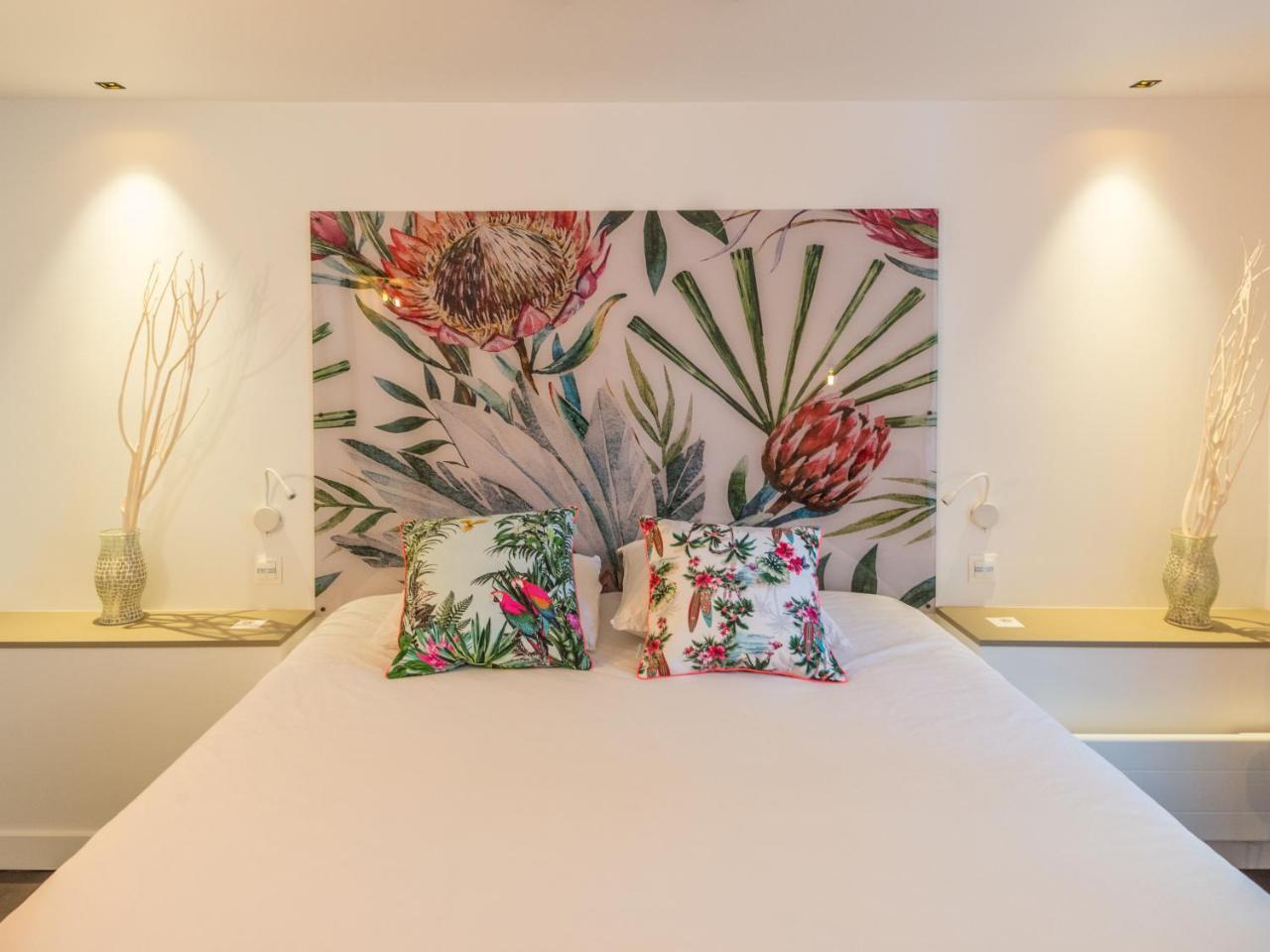 Mihotel Sala Лион Экстерьер фото